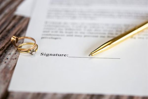 How to locate and serve Ca divorce papers